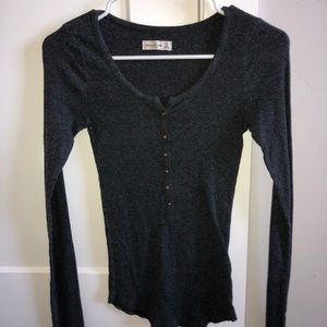 long sleeve heather grey shirt